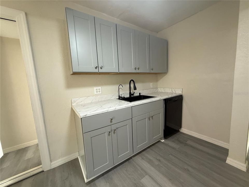 For Rent: $1,845 (2 beds, 1 baths, 1176 Square Feet)