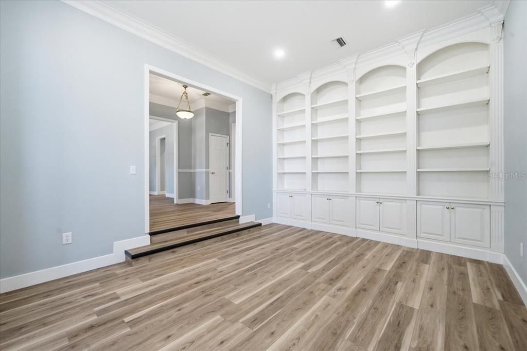 En Venta: $595,000 (4 camas, 3 baños, 3263 Pies cuadrados)