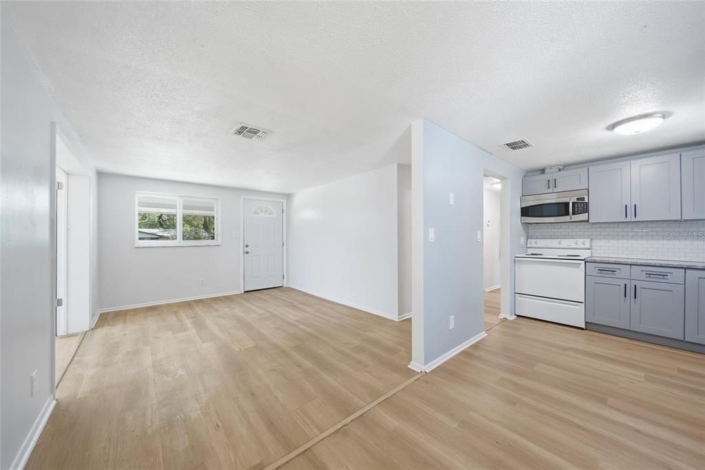 For Sale: $259,000 (4 beds, 1 baths, 1115 Square Feet)