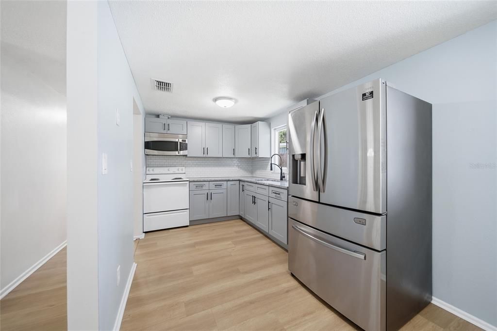 For Sale: $259,000 (4 beds, 1 baths, 1115 Square Feet)