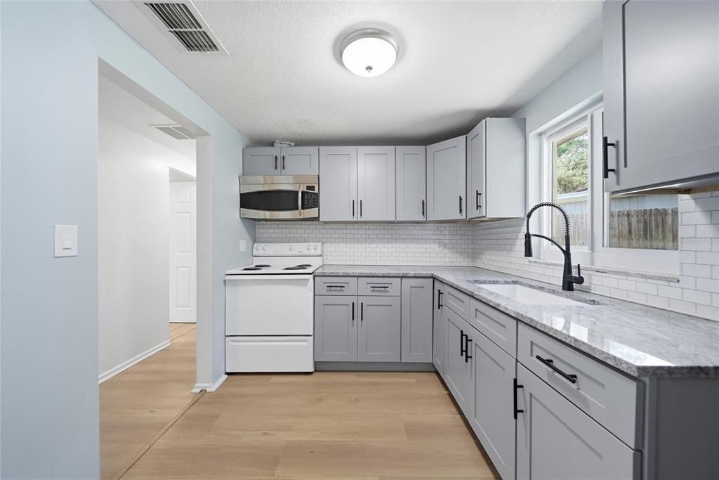 For Sale: $259,000 (4 beds, 1 baths, 1115 Square Feet)