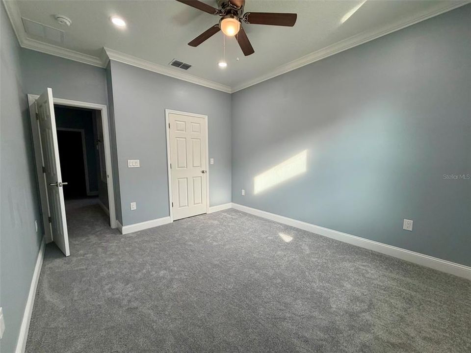 For Rent: $3,200 (5 beds, 3 baths, 3751 Square Feet)