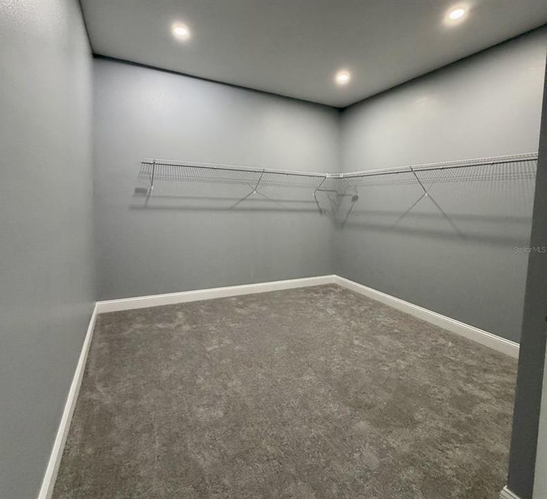 For Rent: $3,200 (5 beds, 3 baths, 3751 Square Feet)
