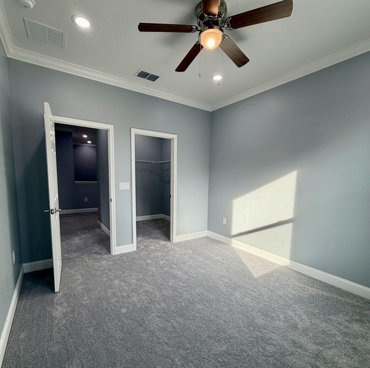 For Rent: $3,200 (5 beds, 3 baths, 3751 Square Feet)