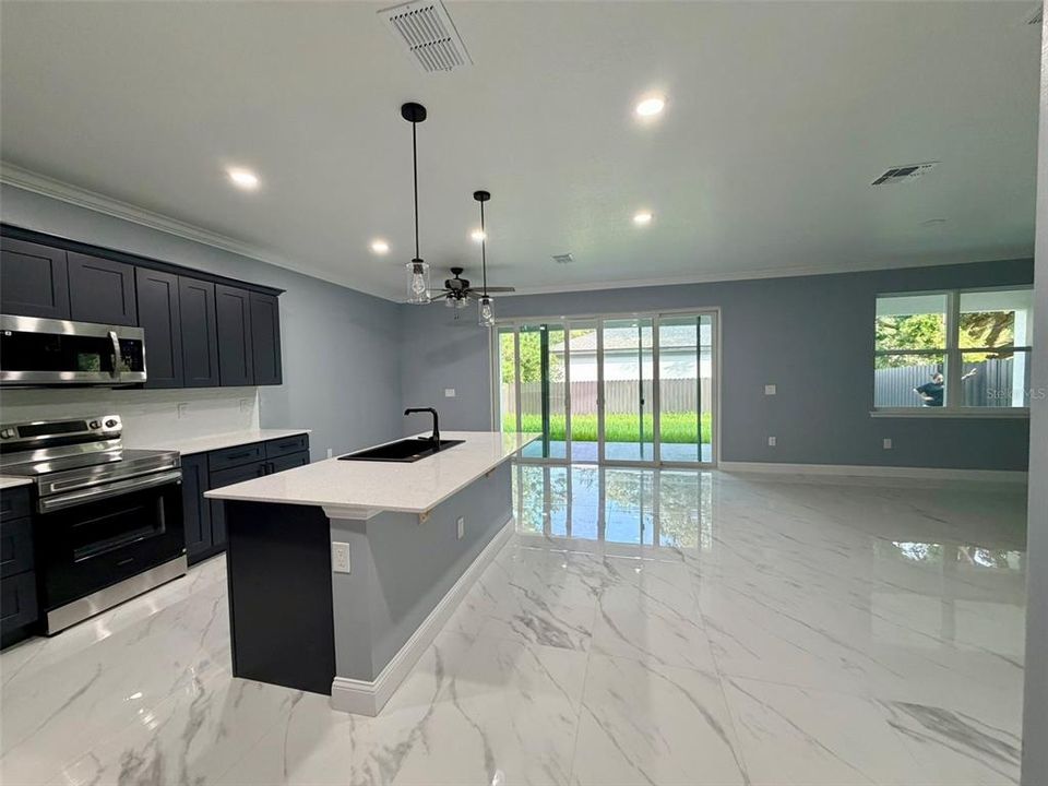 For Rent: $3,200 (5 beds, 3 baths, 3751 Square Feet)