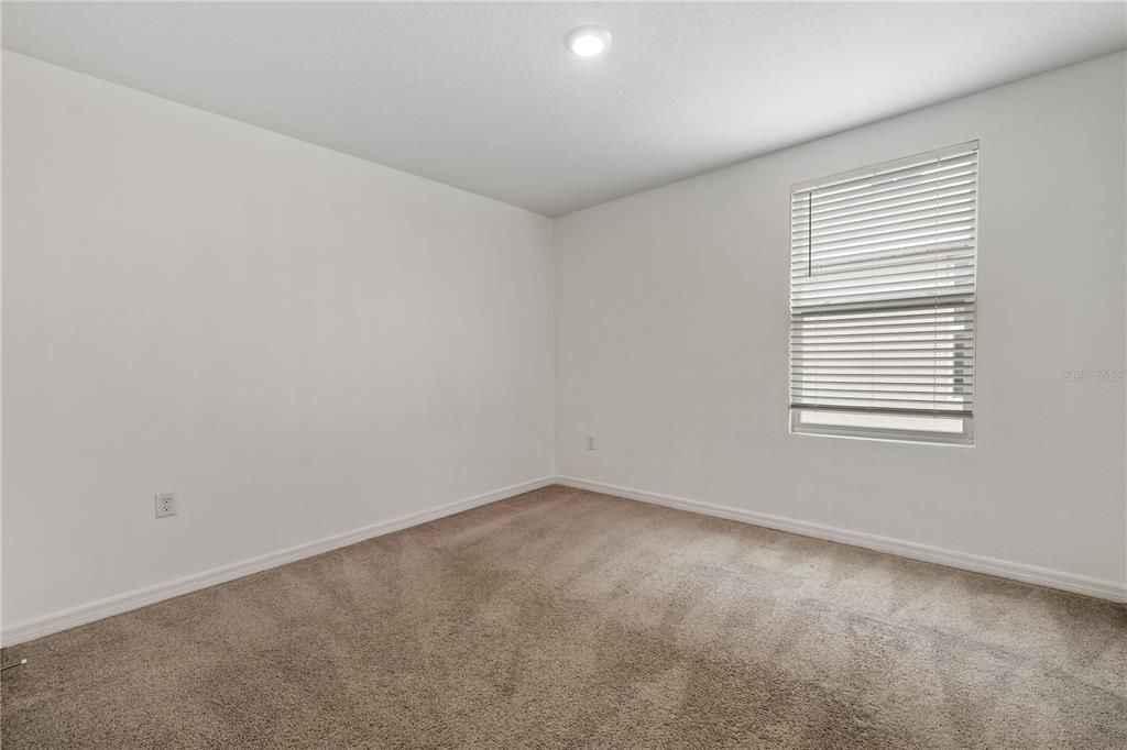 For Sale: $415,000 (5 beds, 3 baths, 2522 Square Feet)