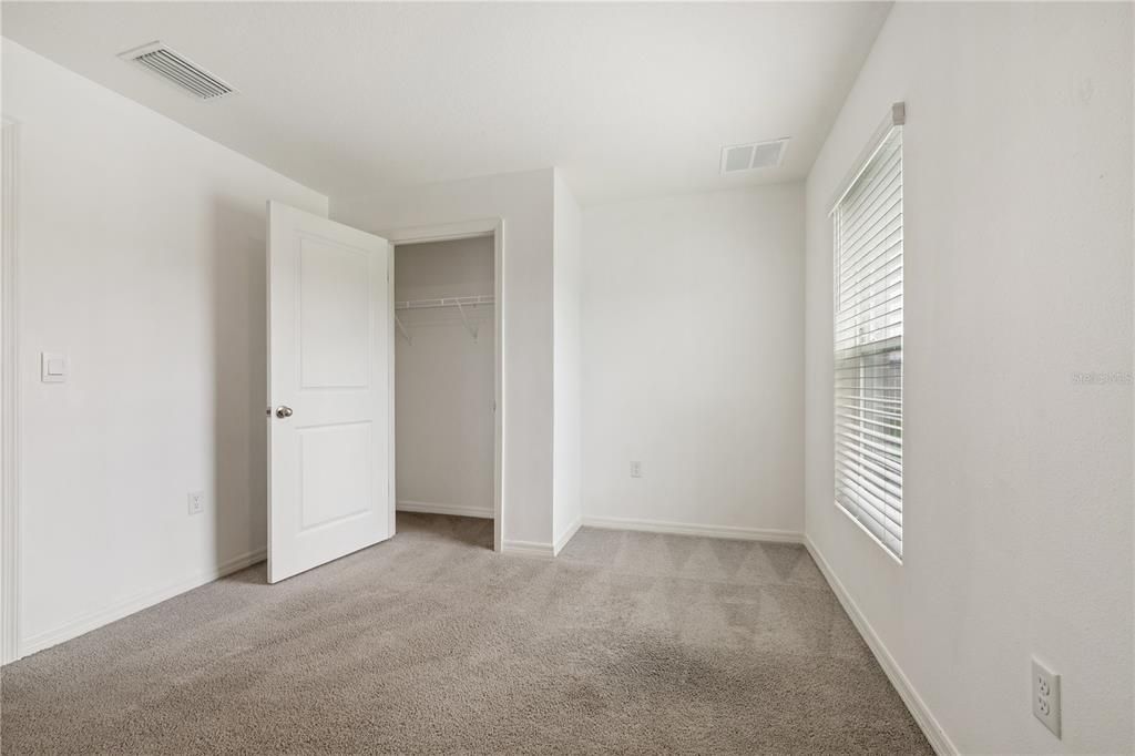 For Sale: $415,000 (5 beds, 3 baths, 2522 Square Feet)