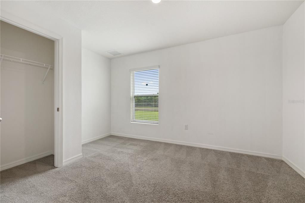 For Sale: $415,000 (5 beds, 3 baths, 2522 Square Feet)