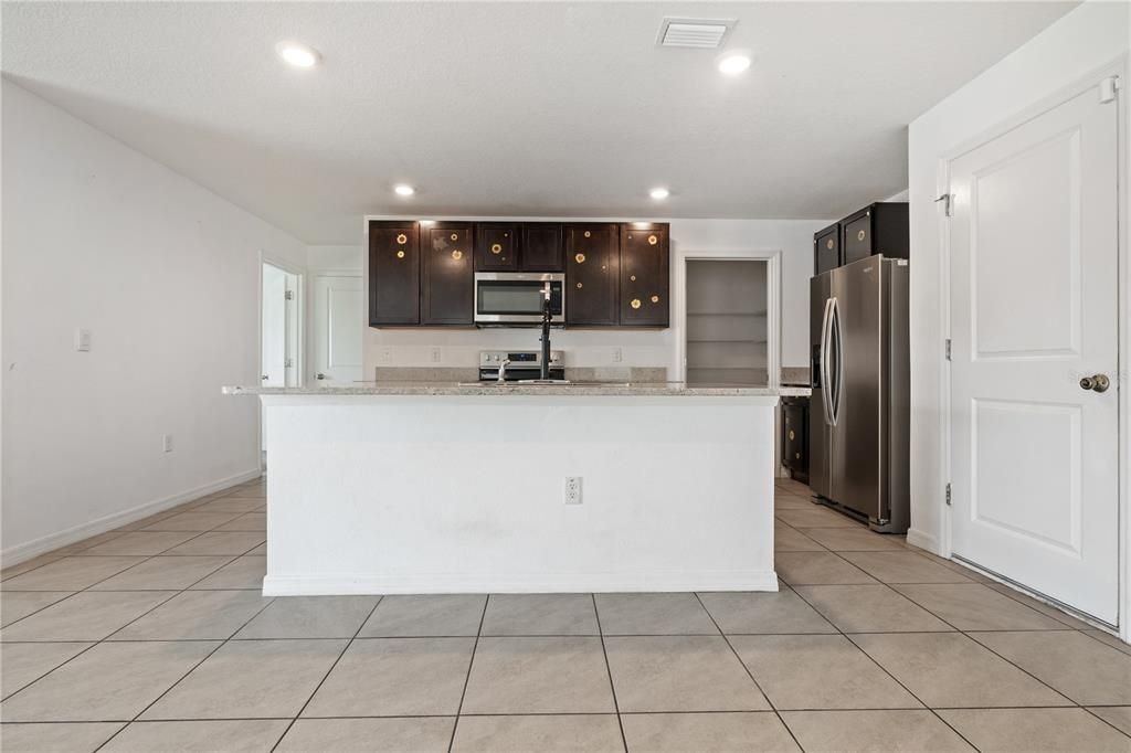 For Sale: $415,000 (5 beds, 3 baths, 2522 Square Feet)