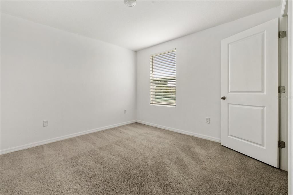 For Sale: $415,000 (5 beds, 3 baths, 2522 Square Feet)