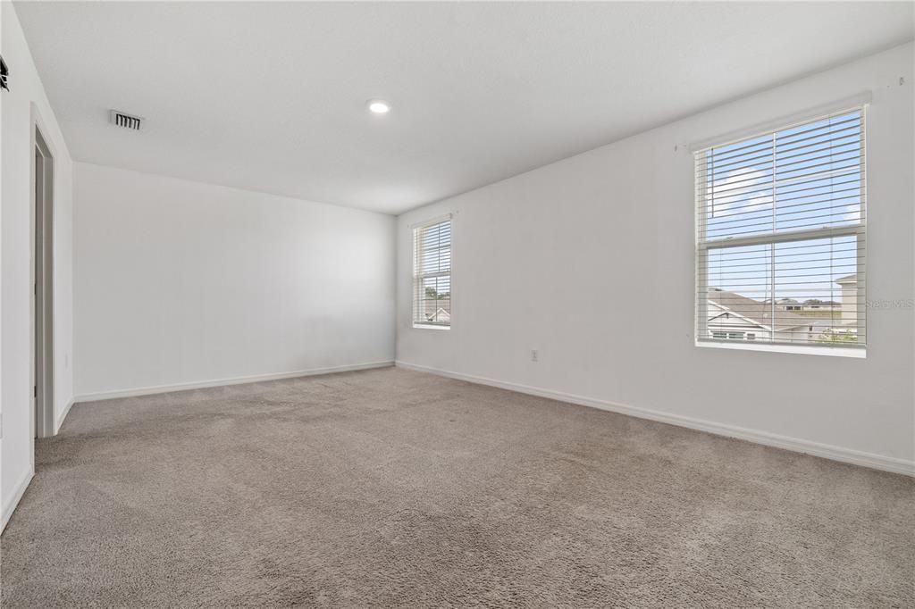 For Sale: $415,000 (5 beds, 3 baths, 2522 Square Feet)