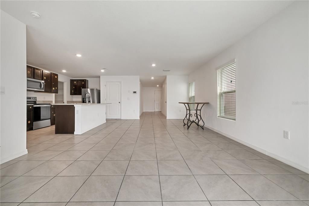 For Sale: $415,000 (5 beds, 3 baths, 2522 Square Feet)