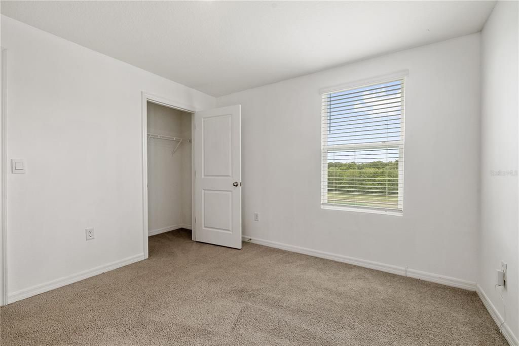 For Sale: $415,000 (5 beds, 3 baths, 2522 Square Feet)