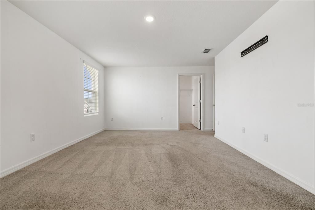 For Sale: $415,000 (5 beds, 3 baths, 2522 Square Feet)