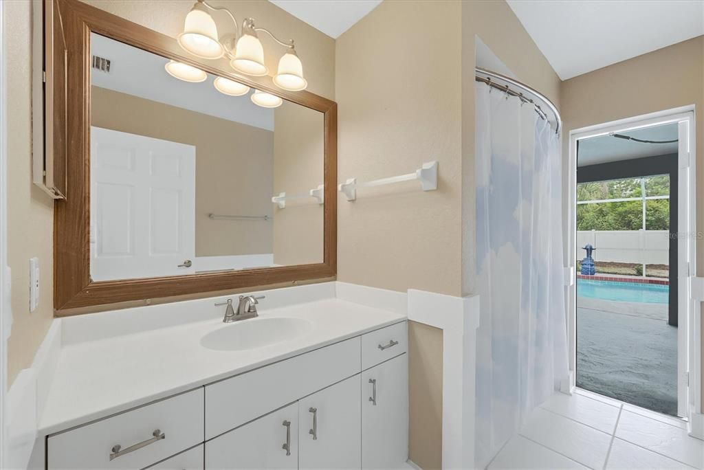 For Sale: $399,000 (3 beds, 2 baths, 1672 Square Feet)