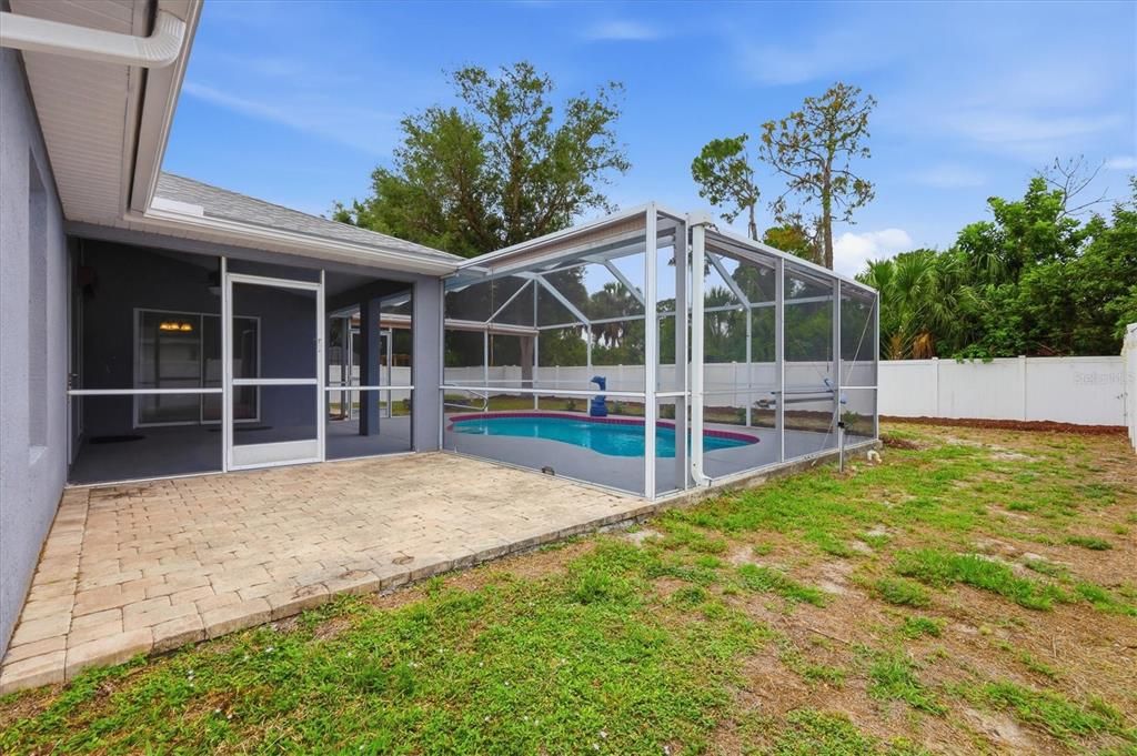 For Sale: $399,000 (3 beds, 2 baths, 1672 Square Feet)