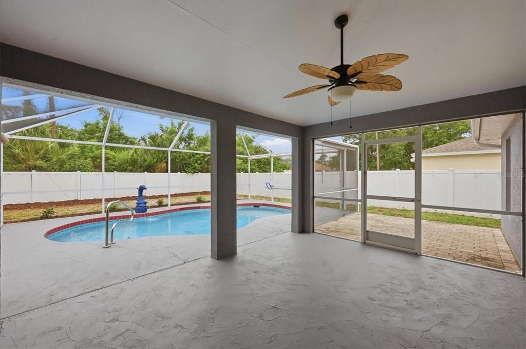 For Sale: $399,000 (3 beds, 2 baths, 1672 Square Feet)