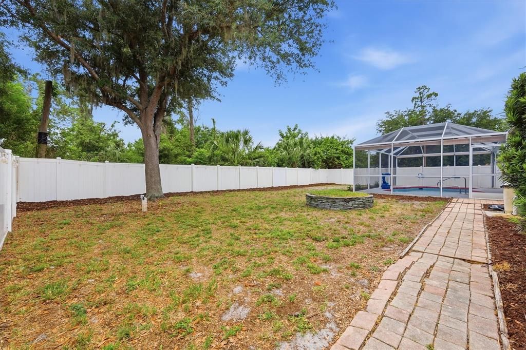 For Sale: $399,000 (3 beds, 2 baths, 1672 Square Feet)