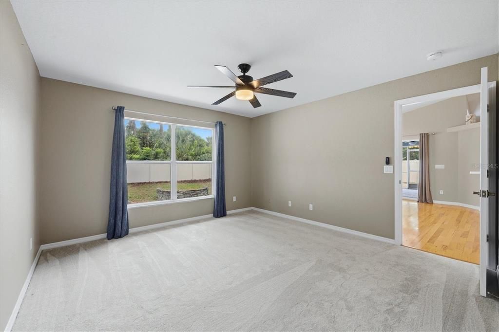 For Sale: $399,000 (3 beds, 2 baths, 1672 Square Feet)