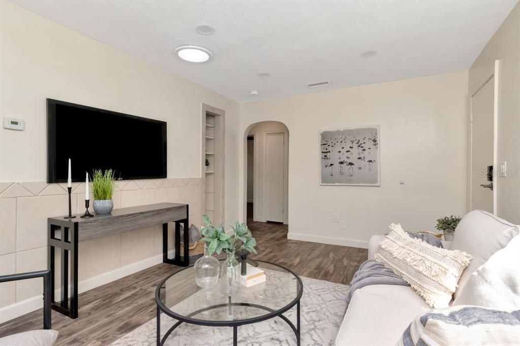 For Rent: $2,950 (4 beds, 2 baths, 1404 Square Feet)