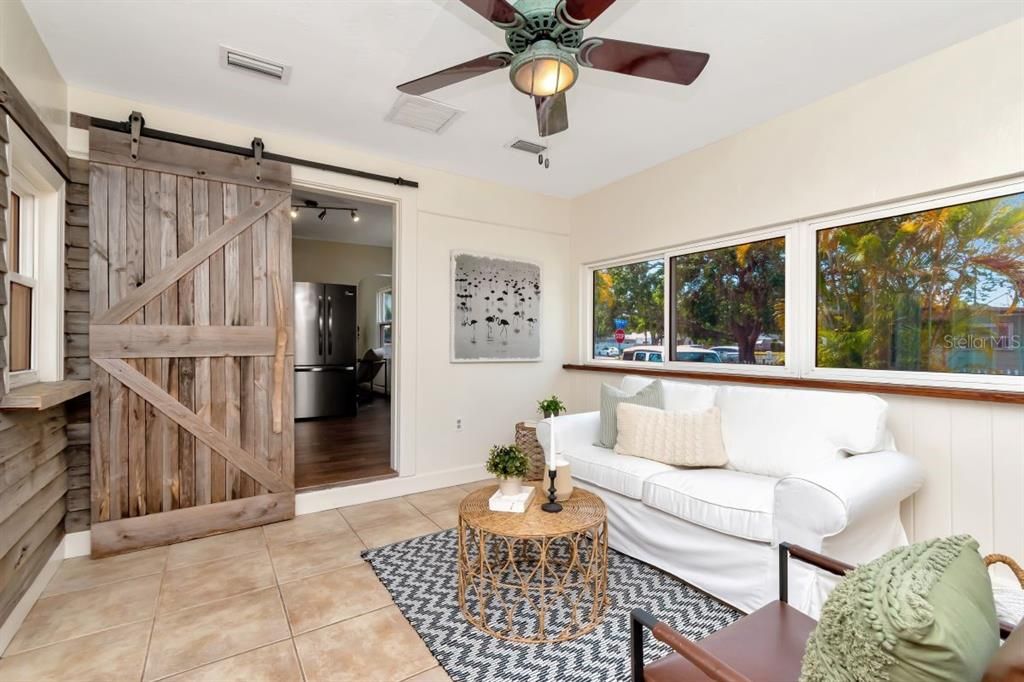 For Rent: $2,950 (4 beds, 2 baths, 1404 Square Feet)