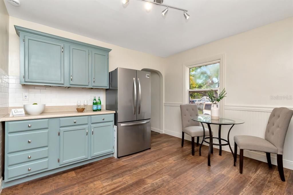 For Rent: $2,950 (4 beds, 2 baths, 1404 Square Feet)
