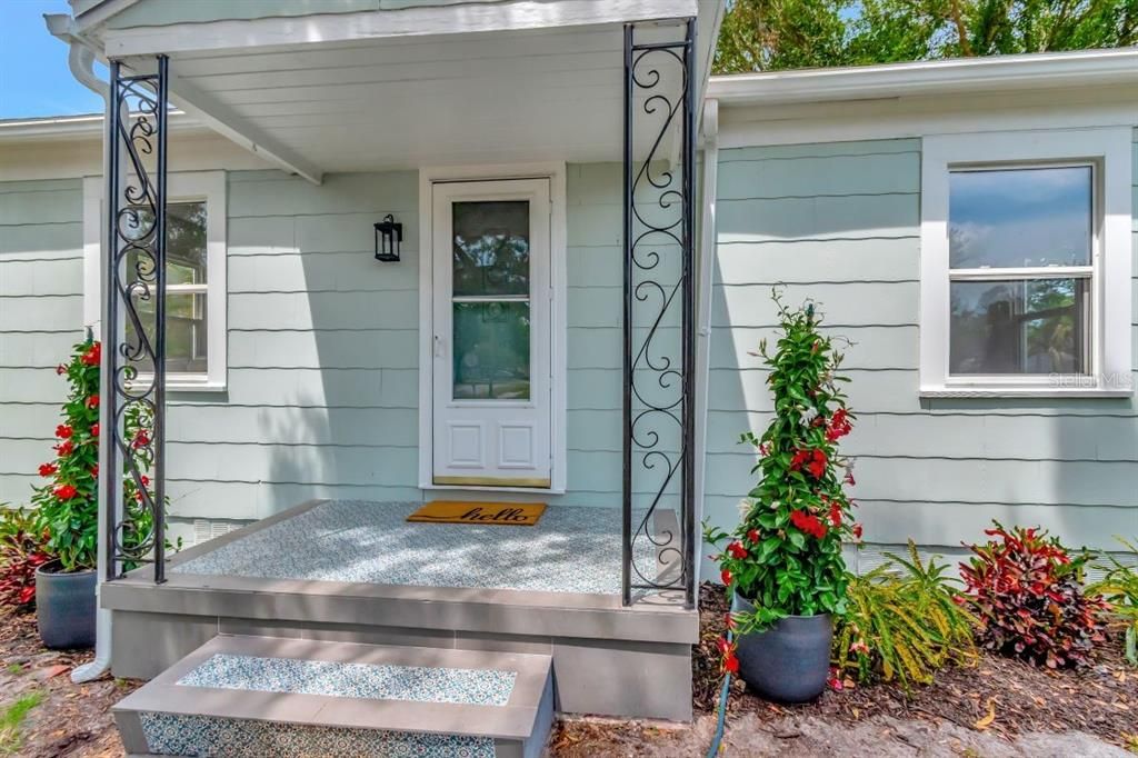 For Rent: $2,950 (4 beds, 2 baths, 1404 Square Feet)