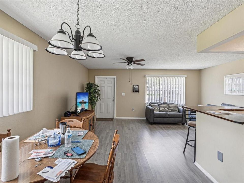 For Sale: $95,000 (1 beds, 1 baths, 779 Square Feet)