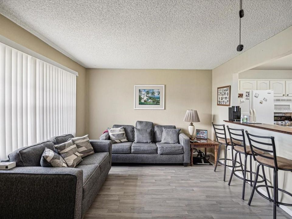 For Sale: $95,000 (1 beds, 1 baths, 779 Square Feet)