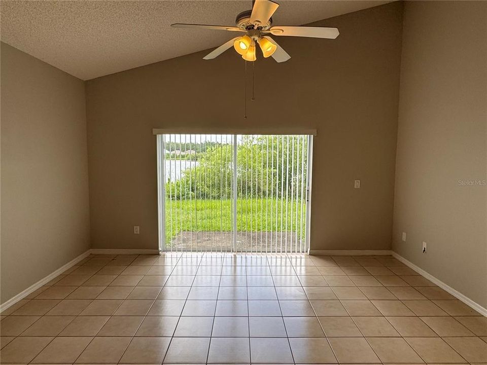 For Rent: $2,595 (4 beds, 2 baths, 1709 Square Feet)