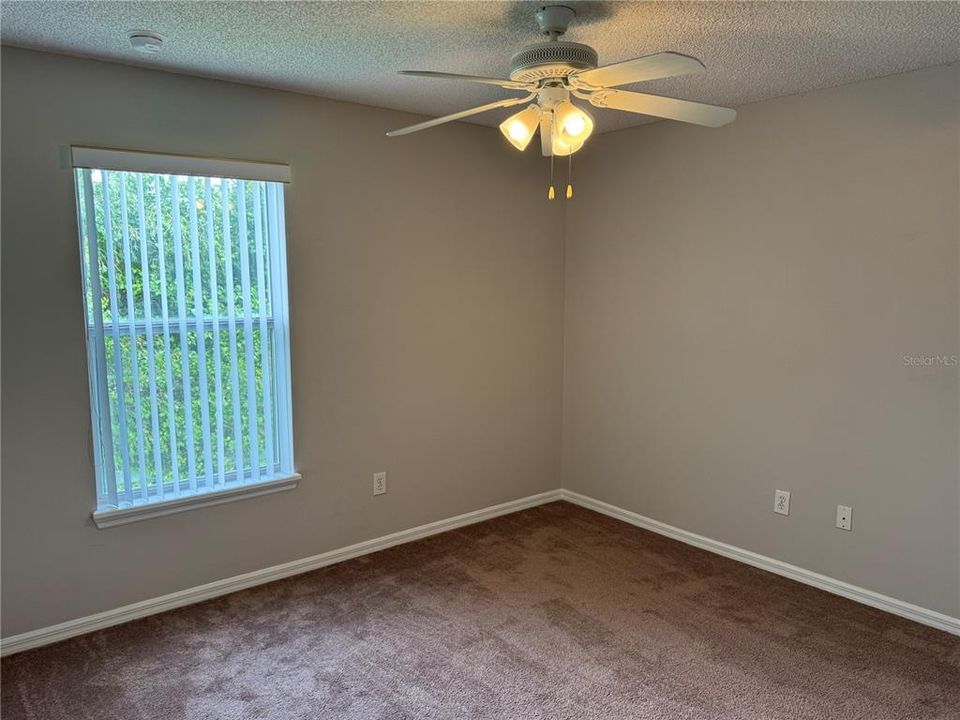 For Rent: $2,595 (4 beds, 2 baths, 1709 Square Feet)
