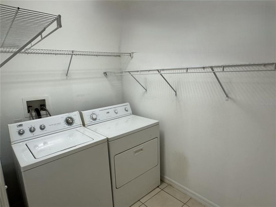 For Rent: $2,595 (4 beds, 2 baths, 1709 Square Feet)