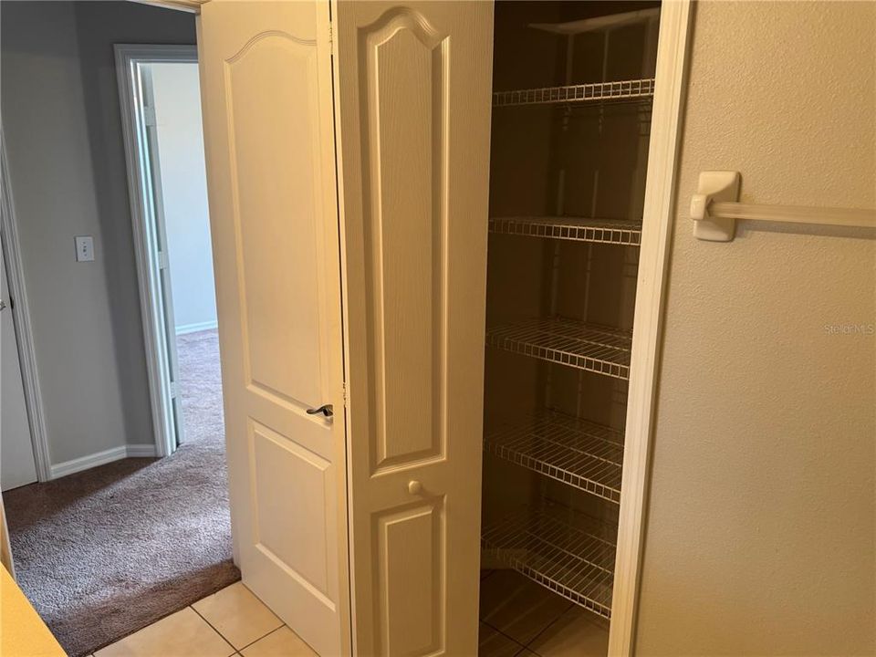For Rent: $2,595 (4 beds, 2 baths, 1709 Square Feet)