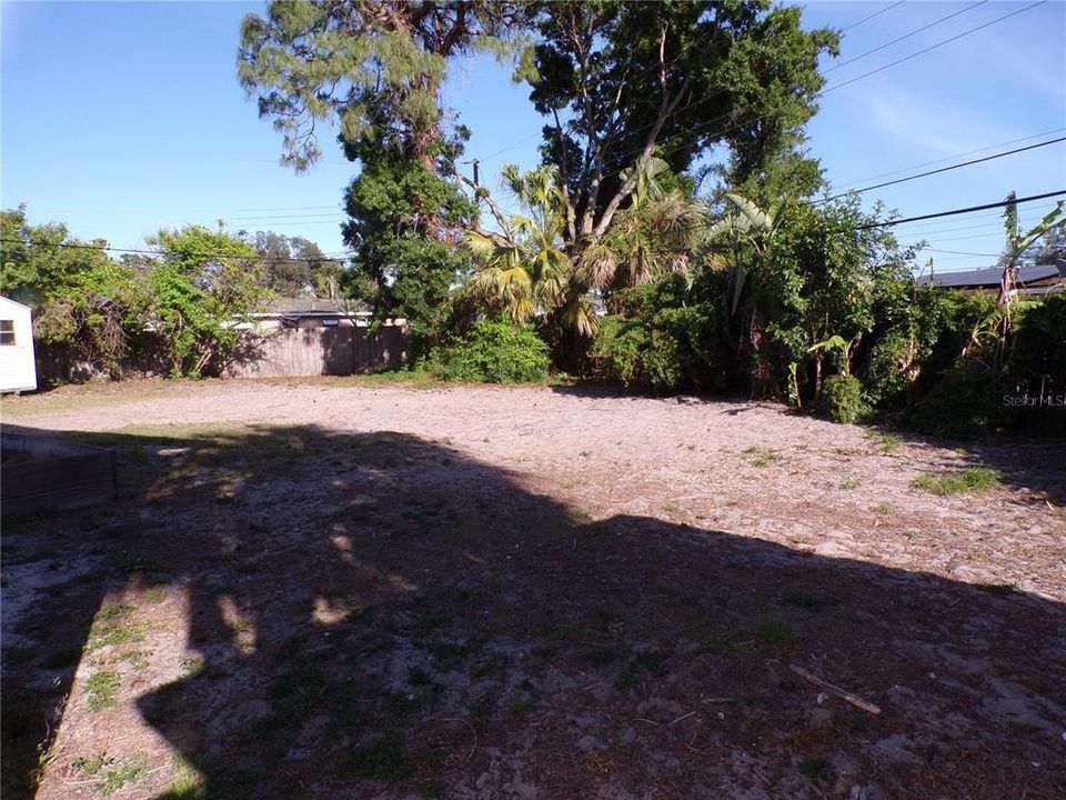 For Sale: $485,000 (5 beds, 3 baths, 2357 Square Feet)