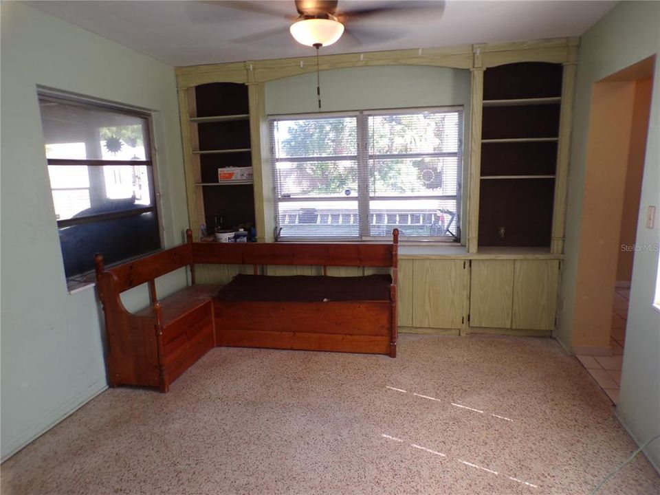 For Sale: $485,000 (5 beds, 3 baths, 2357 Square Feet)