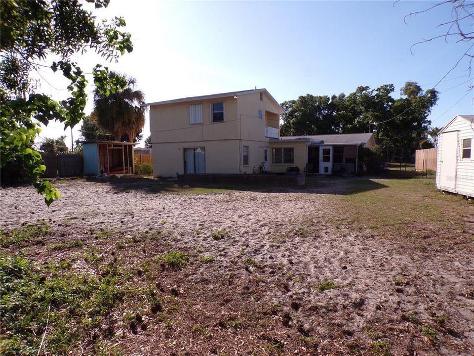 For Sale: $485,000 (5 beds, 3 baths, 2357 Square Feet)