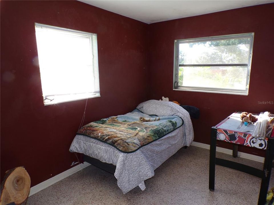 For Sale: $485,000 (5 beds, 3 baths, 2357 Square Feet)