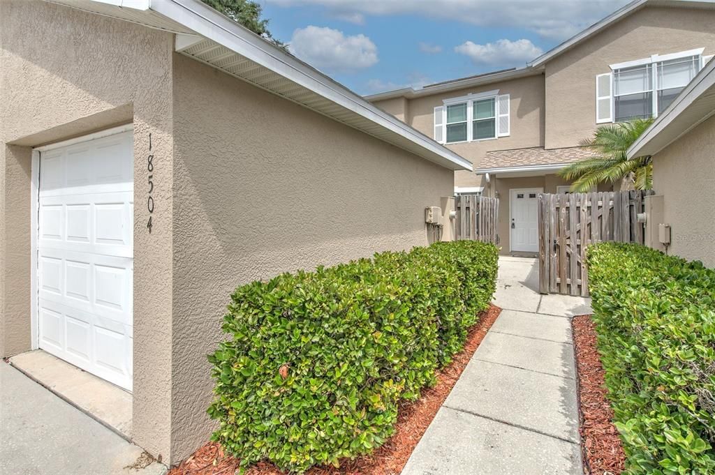For Sale: $219,900 (2 beds, 1 baths, 1054 Square Feet)