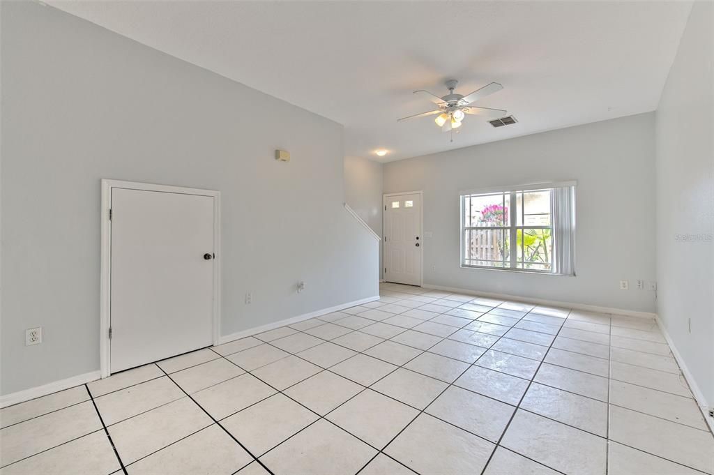 For Sale: $219,900 (2 beds, 1 baths, 1054 Square Feet)