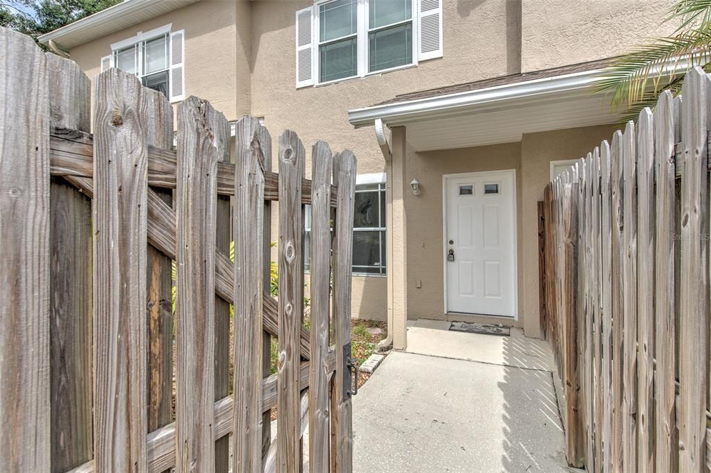 For Sale: $219,900 (2 beds, 1 baths, 1054 Square Feet)