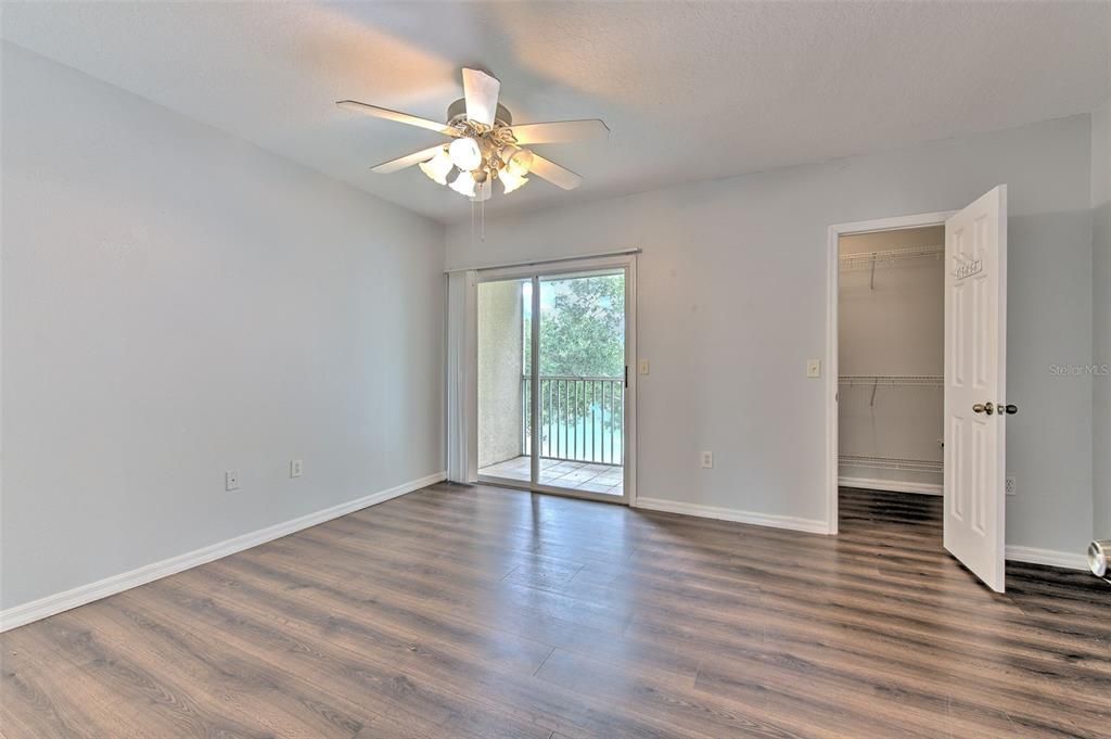 For Sale: $219,900 (2 beds, 1 baths, 1054 Square Feet)