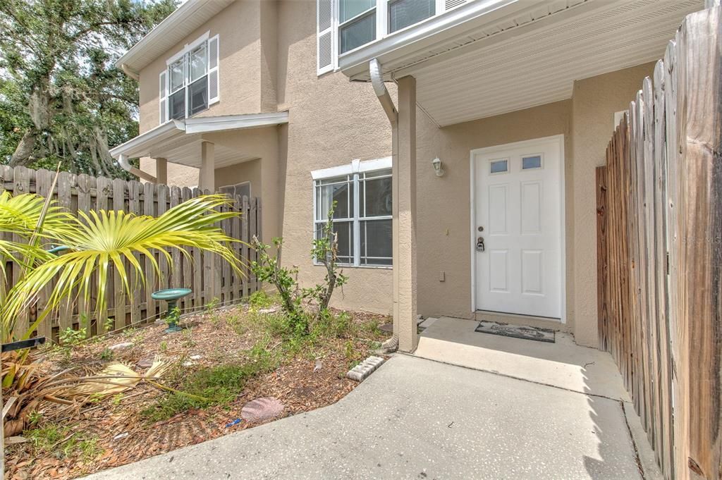 For Sale: $219,900 (2 beds, 1 baths, 1054 Square Feet)