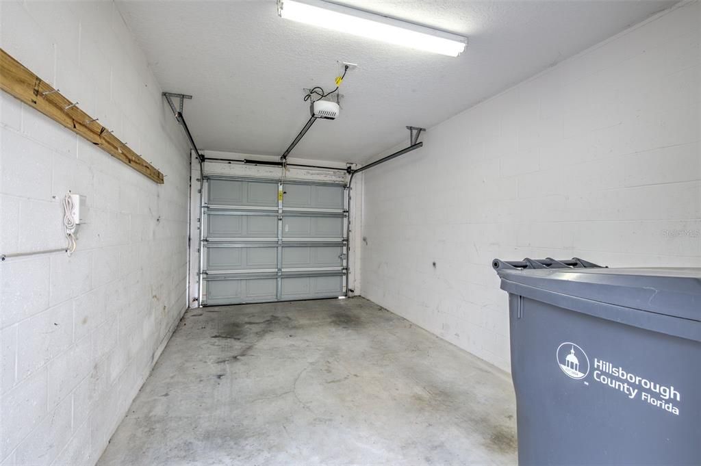 For Sale: $219,900 (2 beds, 1 baths, 1054 Square Feet)