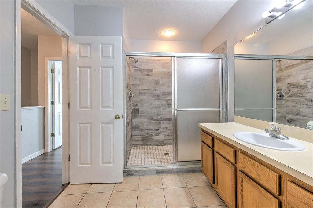 For Sale: $219,900 (2 beds, 1 baths, 1054 Square Feet)