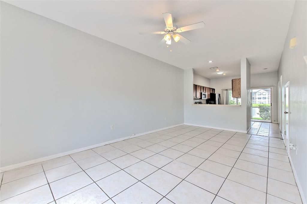 For Sale: $219,900 (2 beds, 1 baths, 1054 Square Feet)