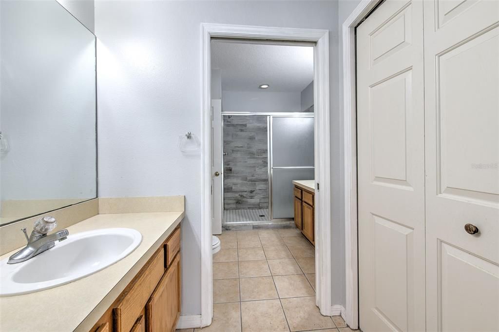 For Sale: $219,900 (2 beds, 1 baths, 1054 Square Feet)