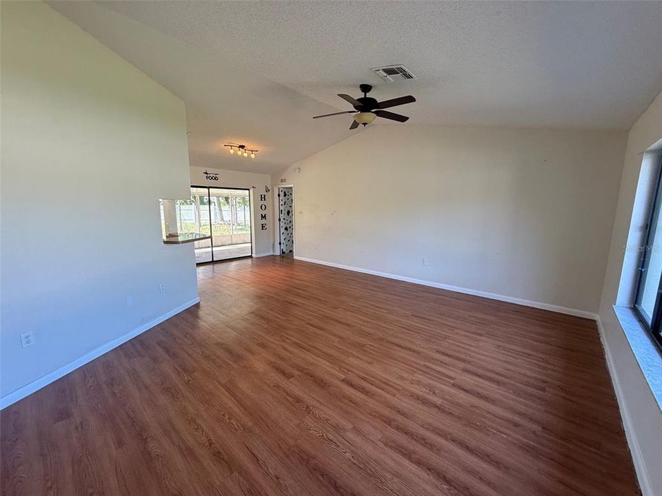En Venta: $234,900 (2 camas, 2 baños, 1210 Pies cuadrados)