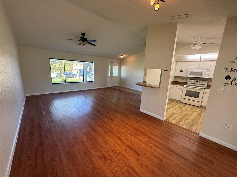 En Venta: $234,900 (2 camas, 2 baños, 1210 Pies cuadrados)