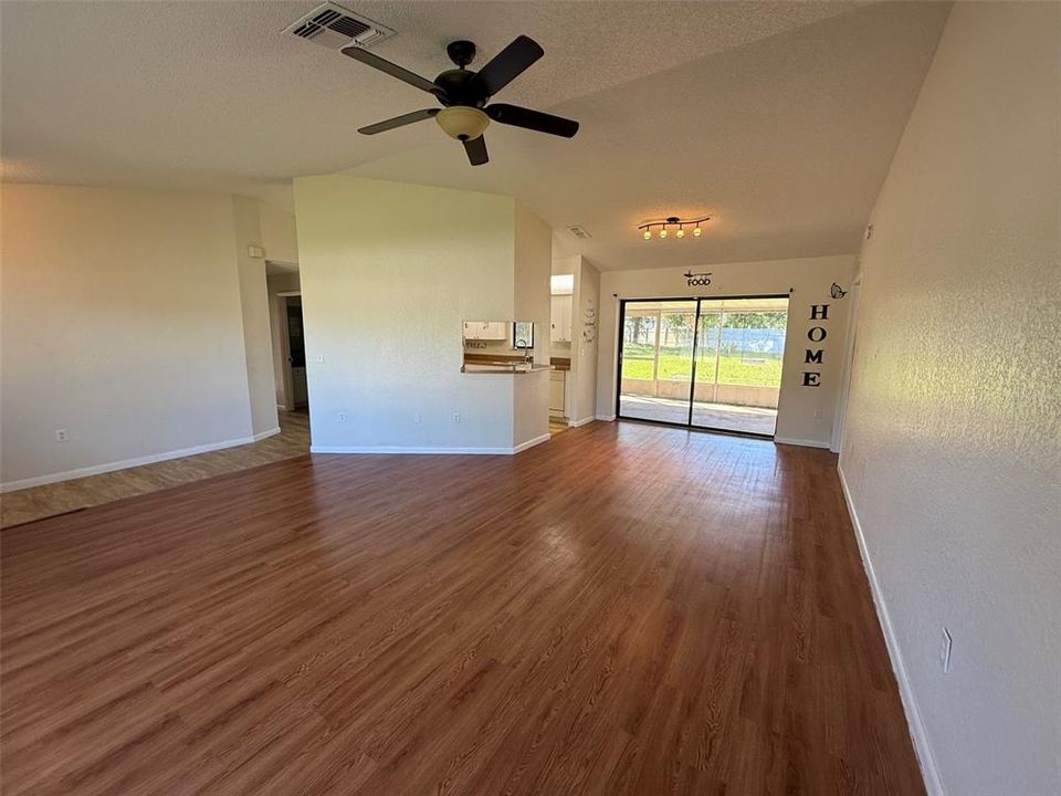 En Venta: $234,900 (2 camas, 2 baños, 1210 Pies cuadrados)