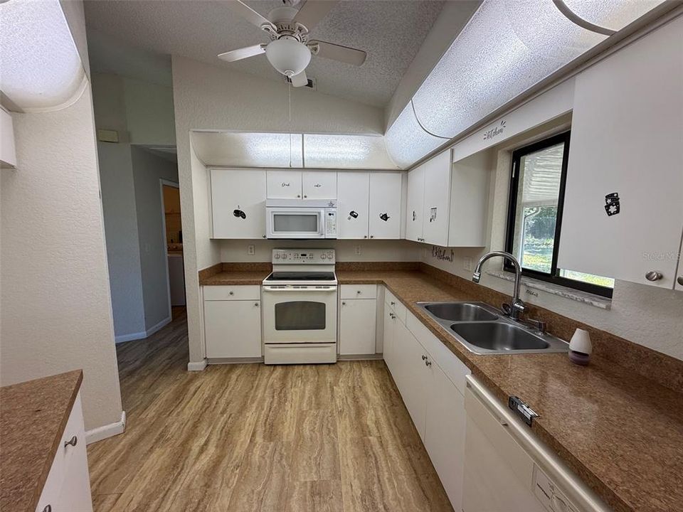 En Venta: $234,900 (2 camas, 2 baños, 1210 Pies cuadrados)